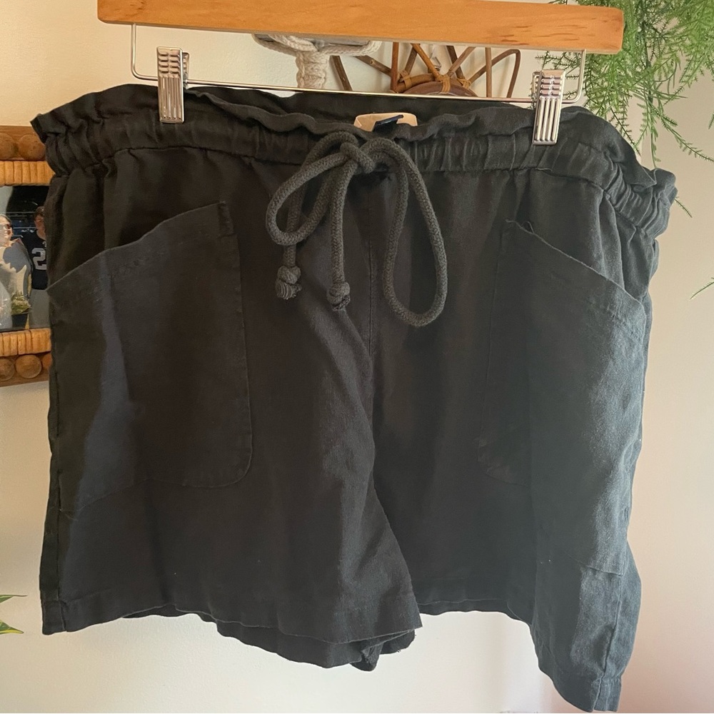 Universal Thread Black Shorts